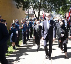Su Majestad el Rey a su llegada a la Asamblea Legislativa para asistir a la Ceremonia de Transmisión del Mando Presidencial